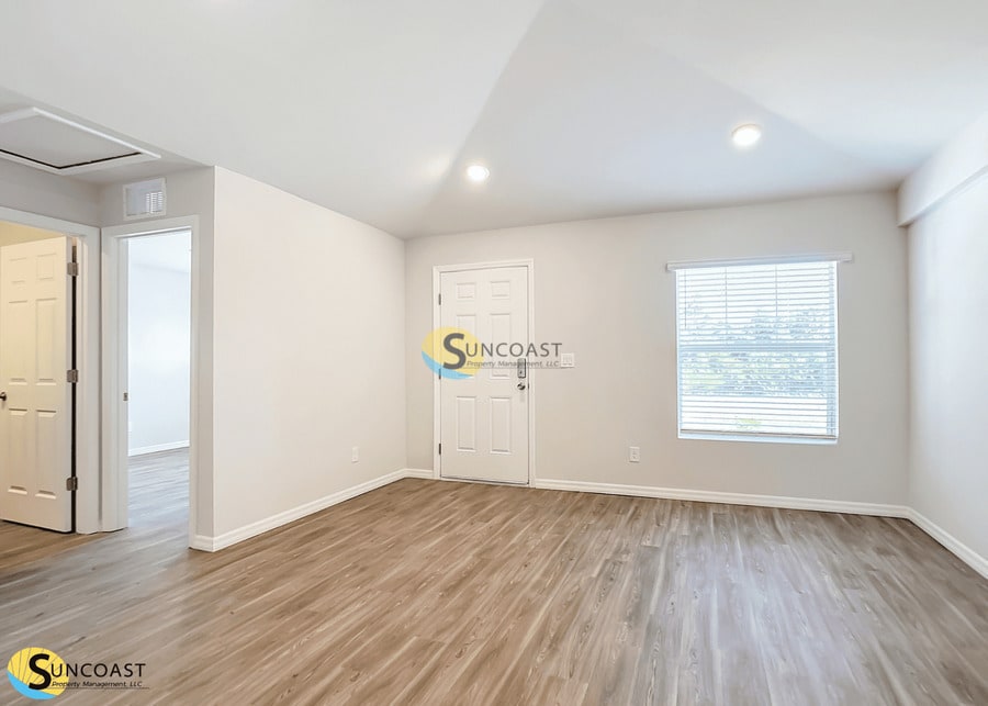 Building Photo - 358 Bamboo Dr