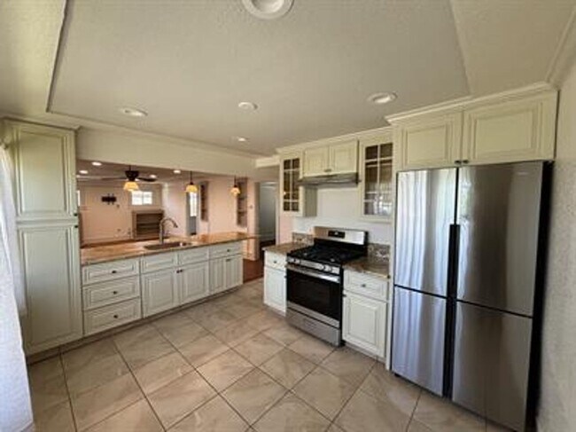 Primary Photo - Nice Updated Home for Rent