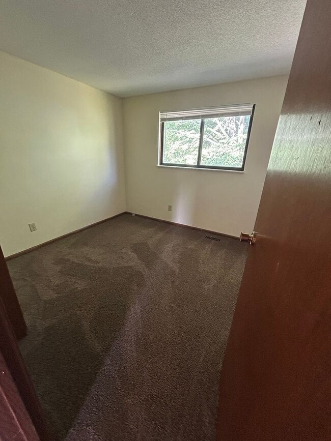 Building Photo - Three Bedroom Split-Level near Easton   **WESTERVILLE SCHOOLS**