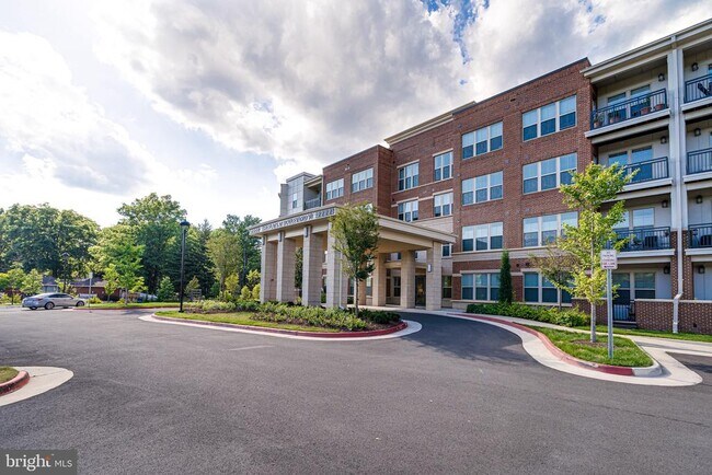 Building Photo - 10755 Fairgrounds Dr