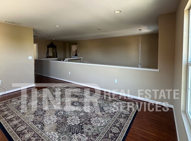 Building Photo - 3576 Hume St