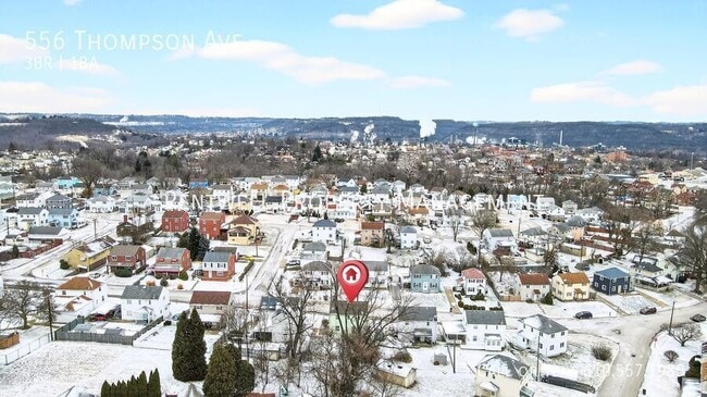 Building Photo - 556 Thompson Ave