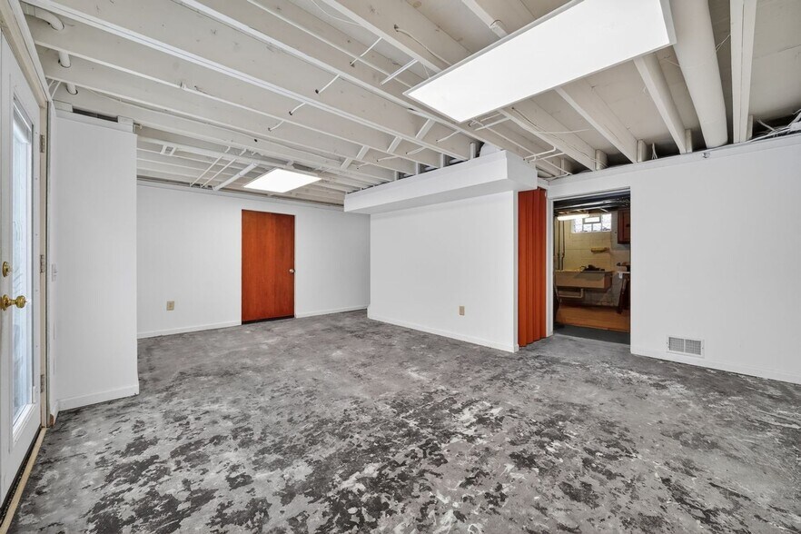 Building Photo - 6644 Ravenwood Ave NW