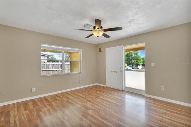 Building Photo - 632 Whippoorwill Terrace