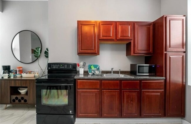 Building Photo - 2905 S 18th St