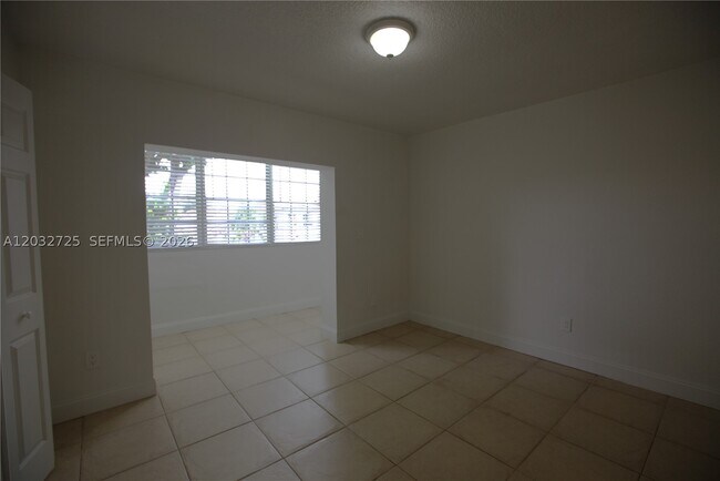 Building Photo - 6475 SW 129th Ave