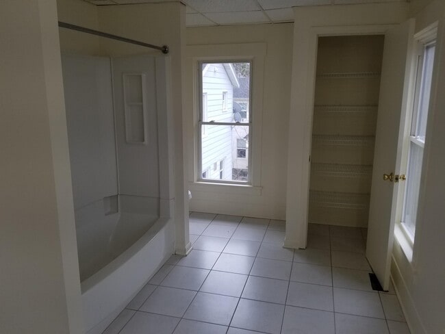 Building Photo - 113 Fayette St