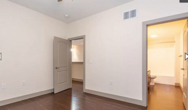 Building Photo - 631 N College Ave