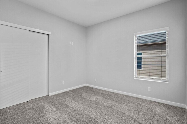 Building Photo - 11498 Summer Dr