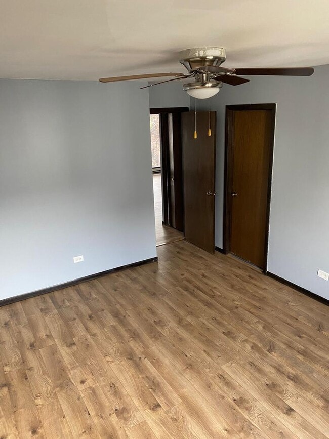 Building Photo - 161 N Waters Edge Dr