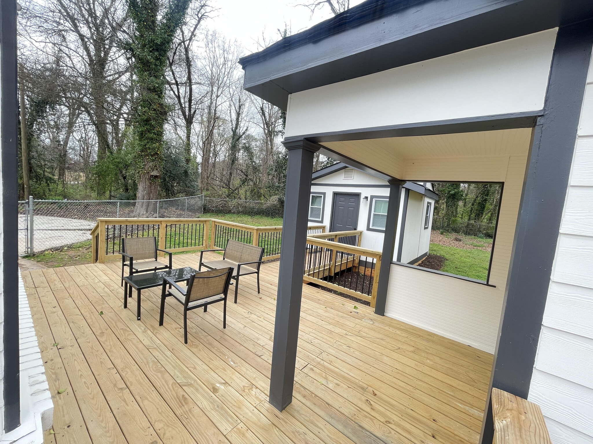 Building Photo - Room in House on Linda Ln SE