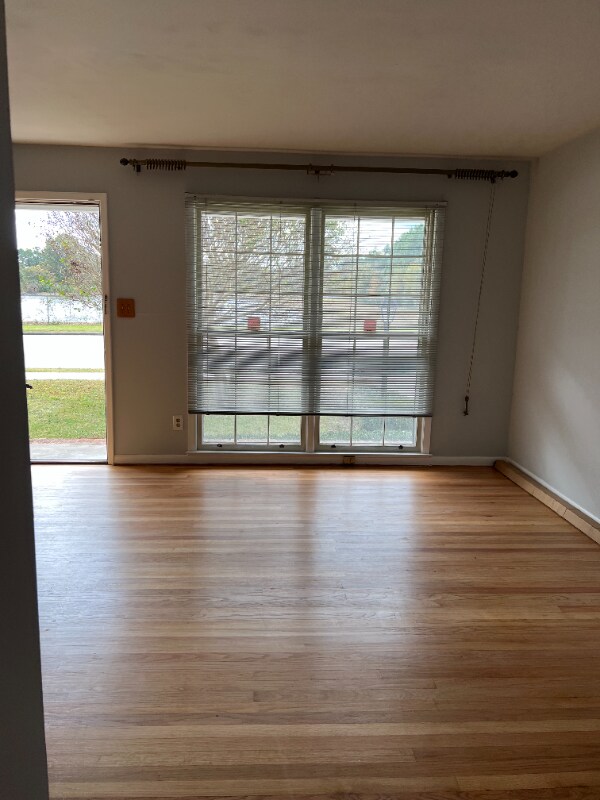 Building Photo - 1925 Windsor Spring Rd