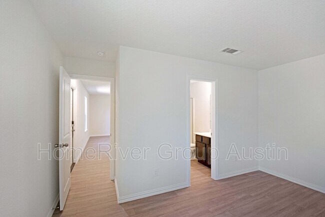 Building Photo - 1605 N 7th St
