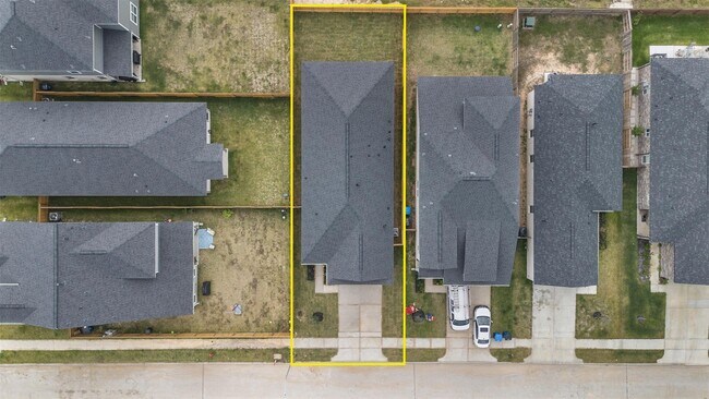 Building Photo - 10249 Badger Run Ln