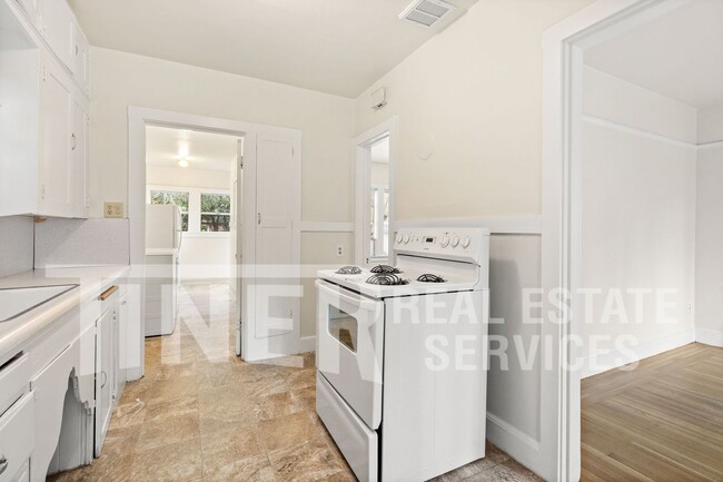 Building Photo - 1701 41st St