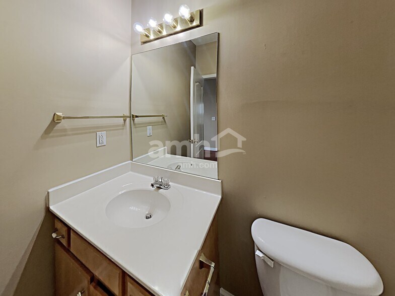 Building Photo - 2738 Pepperdine Dr