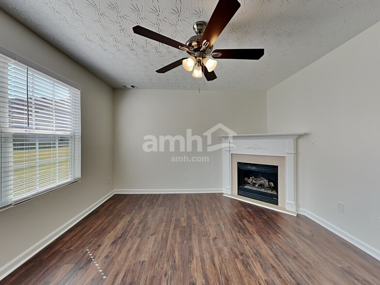 Building Photo - 814 Carlton Pointe Terrace