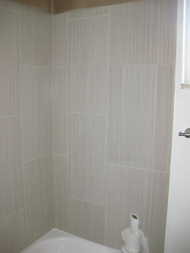 Building Photo - 831 Meade St