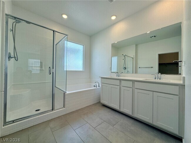 Building Photo - 4414 Peressini St