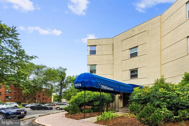 Building Photo - 7034 Strathmore St