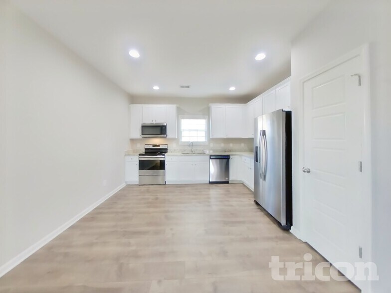 Building Photo - 710 W Coker Way