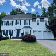 Building Photo - 805 Winterberry Dr