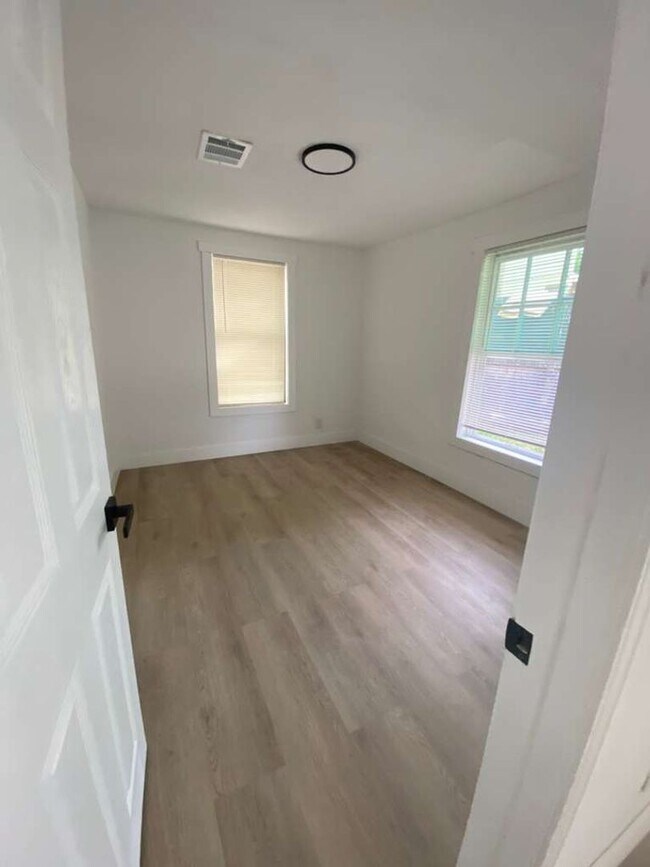 Building Photo - BEAUTIFUL HOME IN HOUSTON. MOVE IN READY!.