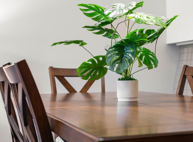 Building Photo - 160 E Berkeley St