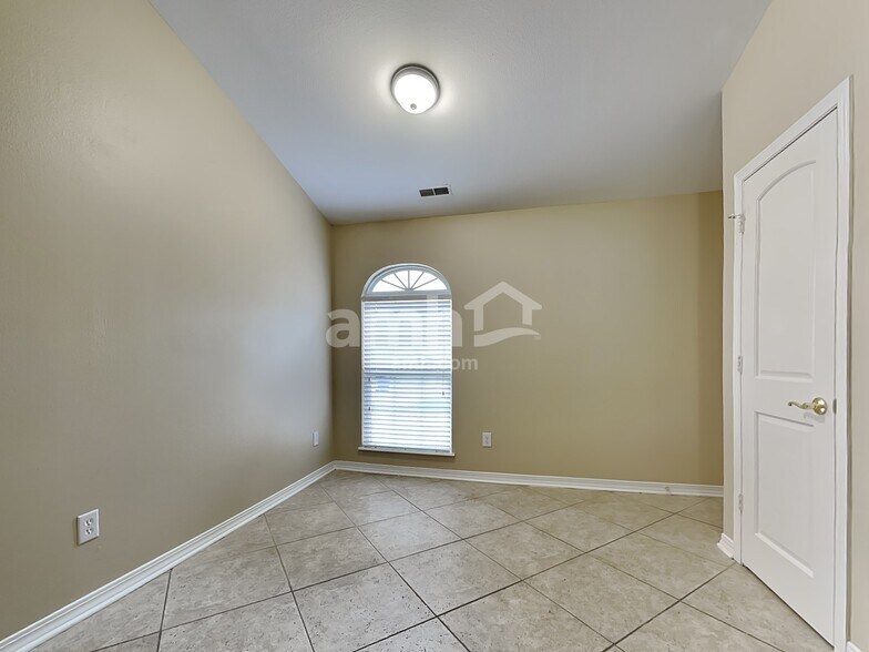 Building Photo - 937 Heatherwood Dr