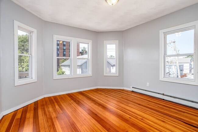 Building Photo - 155 Salem St