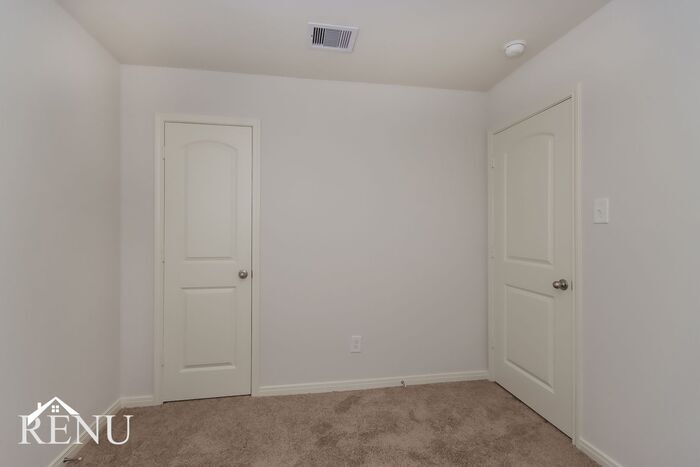 Building Photo - 10478 Sweetwater Creek Dr