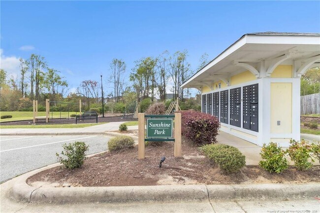 Building Photo - 127 Ganton Dr