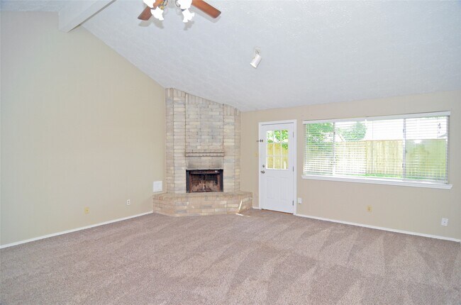 Building Photo - 745 Otter Creek Dr