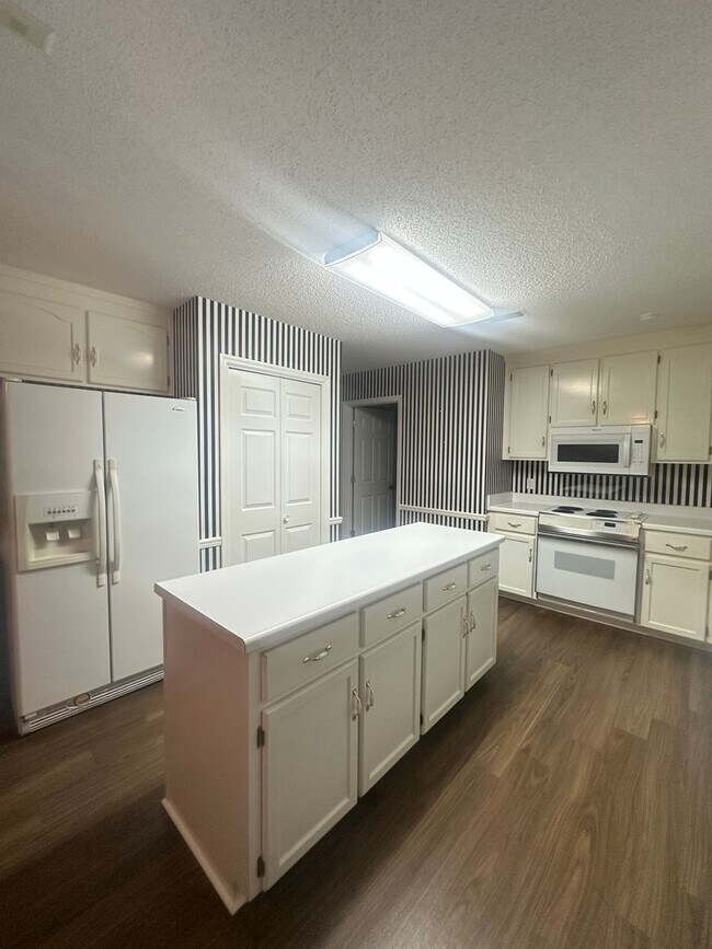 Building Photo - Enterprise!!!  LVP FLOORING~!!!!