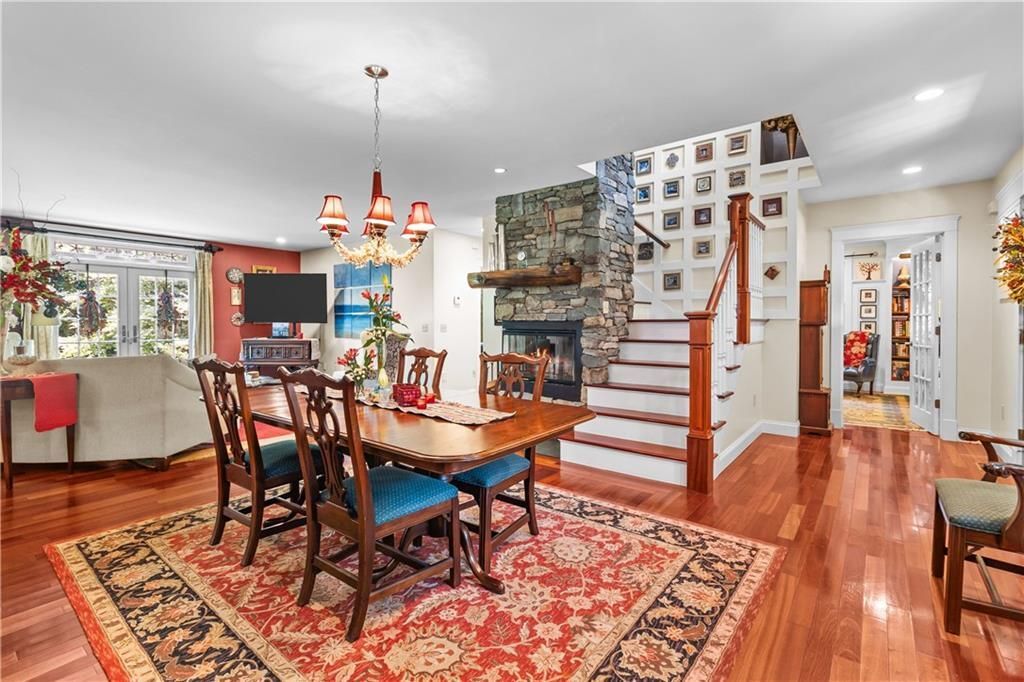 Building Photo - 93 Kickemuit Ave