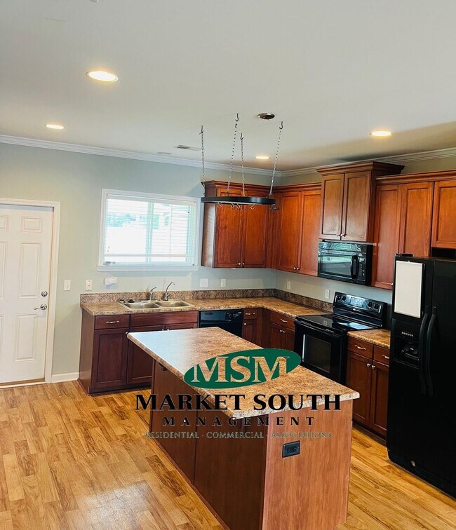 Building Photo - *MOVE IN READY NOW* HARMONY TOWNS- POOLER- AVAILABLE NOW!