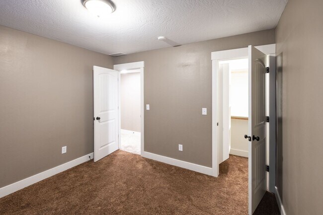 Building Photo - BEAUTIFUL 5 BED 3 BATH HOME IN FIRTH