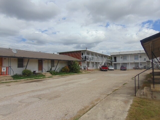 Primary Photo - Northside Plaza Apartments
