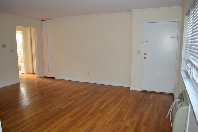 Building Photo - 420 Sheridan Pl