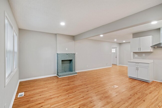 Building Photo - 1004 Tatum Rd