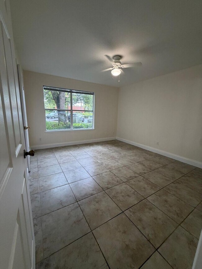 Building Photo - Beautiful Condo in Verano Delray
