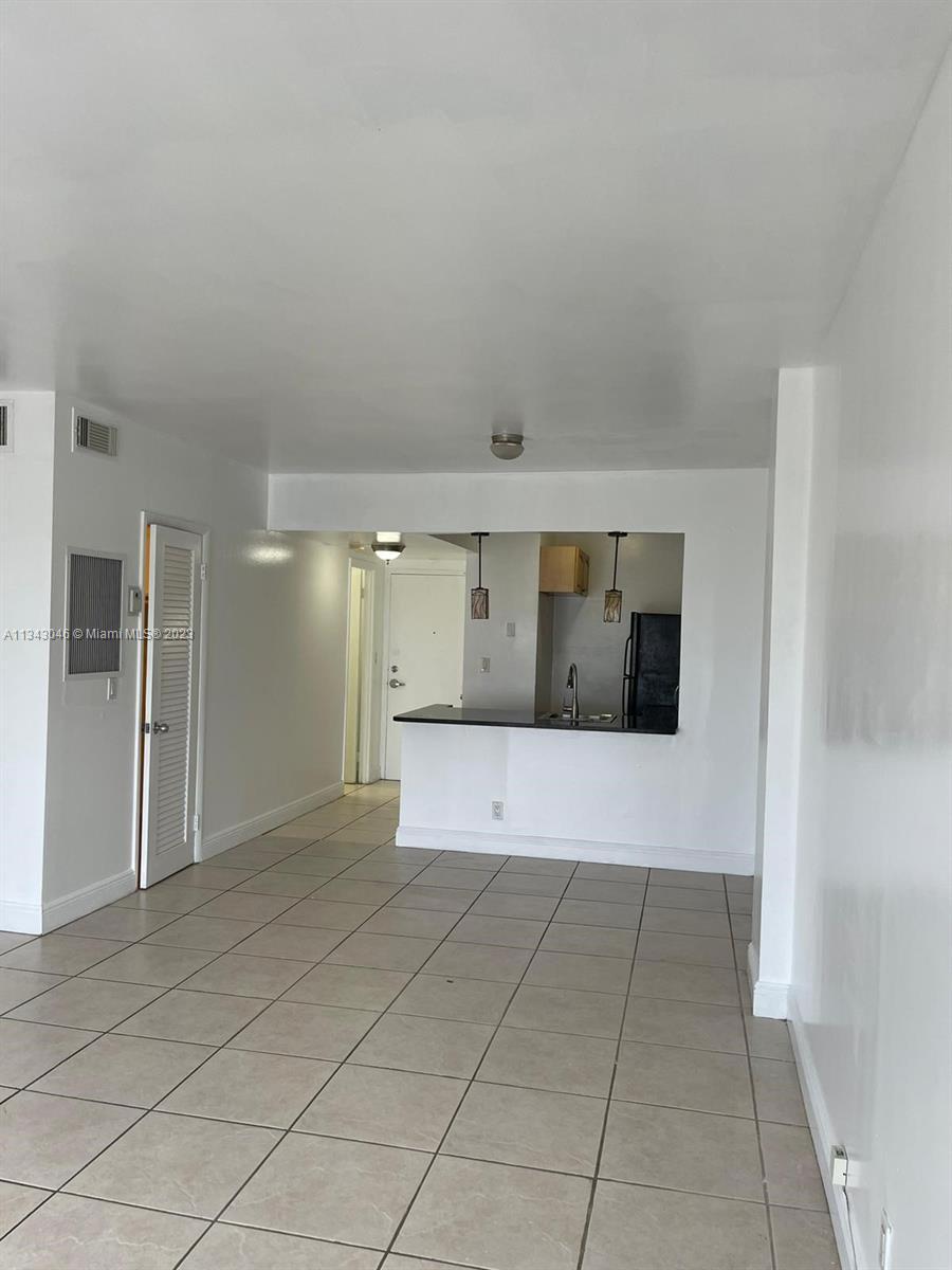 Building Photo - 1455 N Treasure Dr