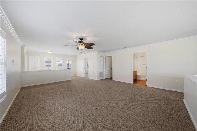 Building Photo - 700 Ventura Dr