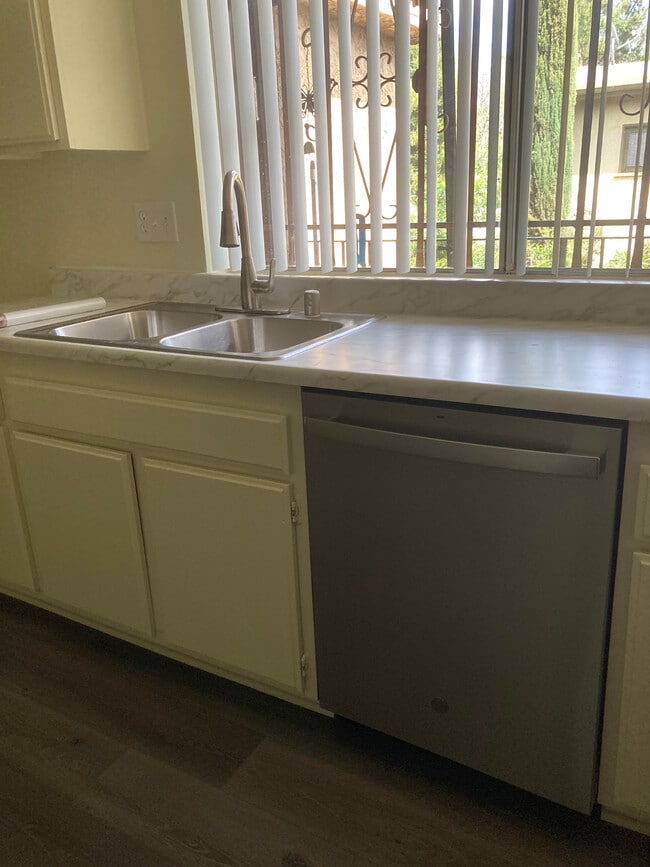 Building Photo - 12264 Chandler Blvd