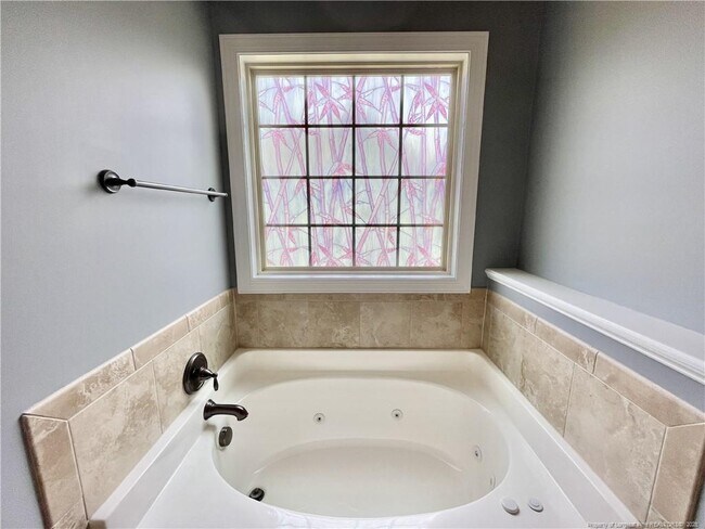 Building Photo - 4033 Hunting Path Dr