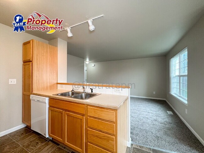 Building Photo - 10151 W Garverdale Ln