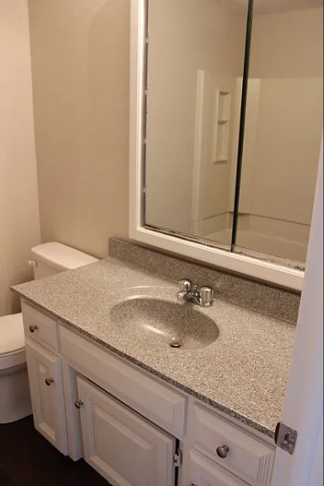 Building Photo - Spacious 3 bedroom duplex close to McConne...