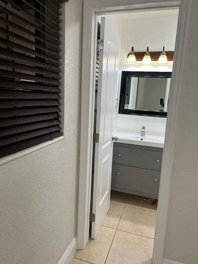 Building Photo - 6870 SW 5th Ct