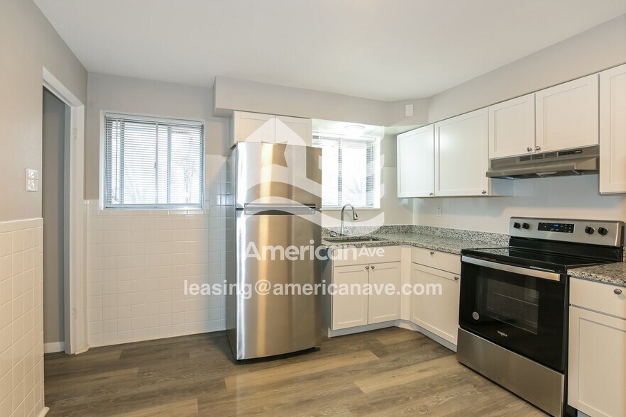 Building Photo - 13355 Old Halls Ferry Rd