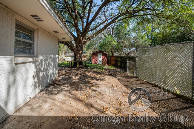 Building Photo - 64 Salem Dr